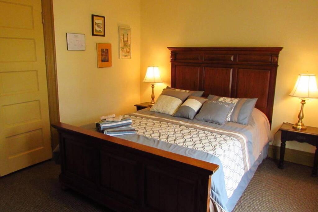 Great Gorge Guesthouse - Walk To The Falls, The Casino And All Downtown Restaurants - Across From The Aquarium Niagarawatervallen Buitenkant foto