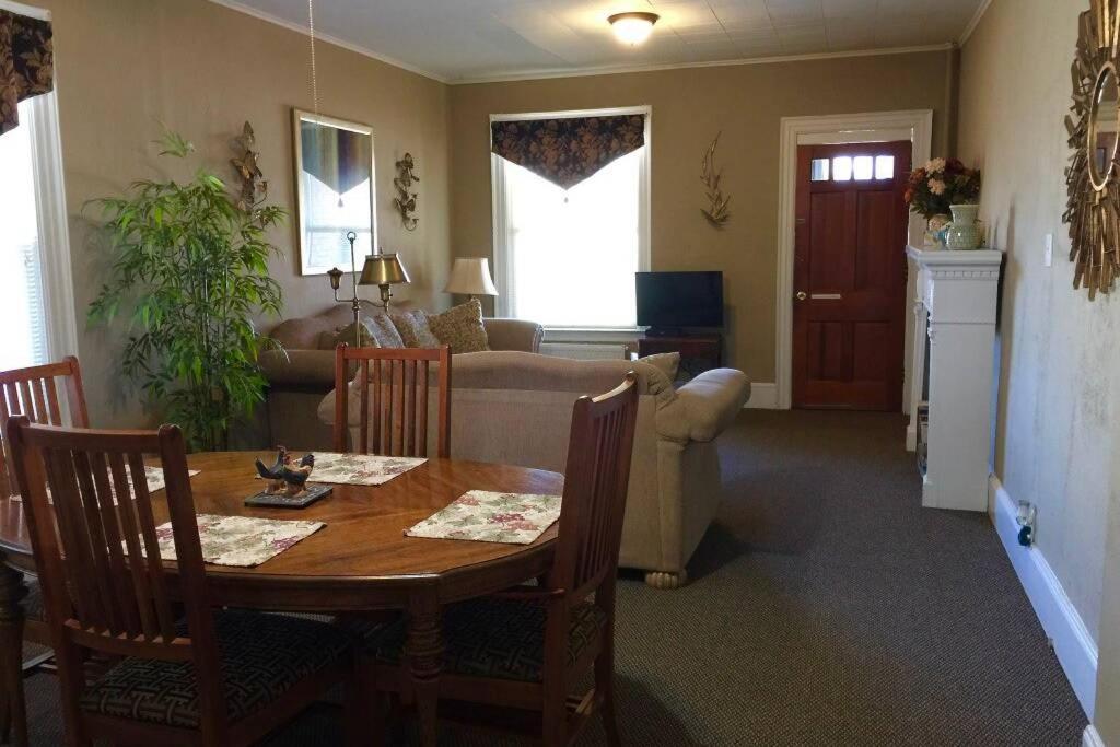 Great Gorge Guesthouse - Walk To The Falls, The Casino And All Downtown Restaurants - Across From The Aquarium Niagarawatervallen Buitenkant foto