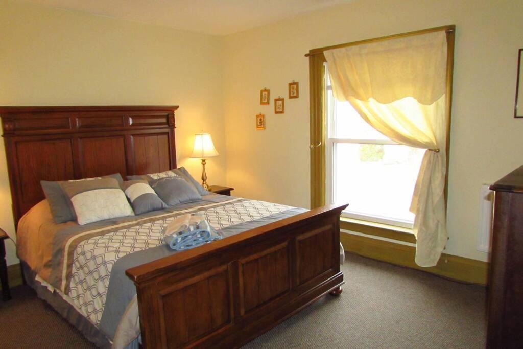 Great Gorge Guesthouse - Walk To The Falls, The Casino And All Downtown Restaurants - Across From The Aquarium Niagarawatervallen Buitenkant foto