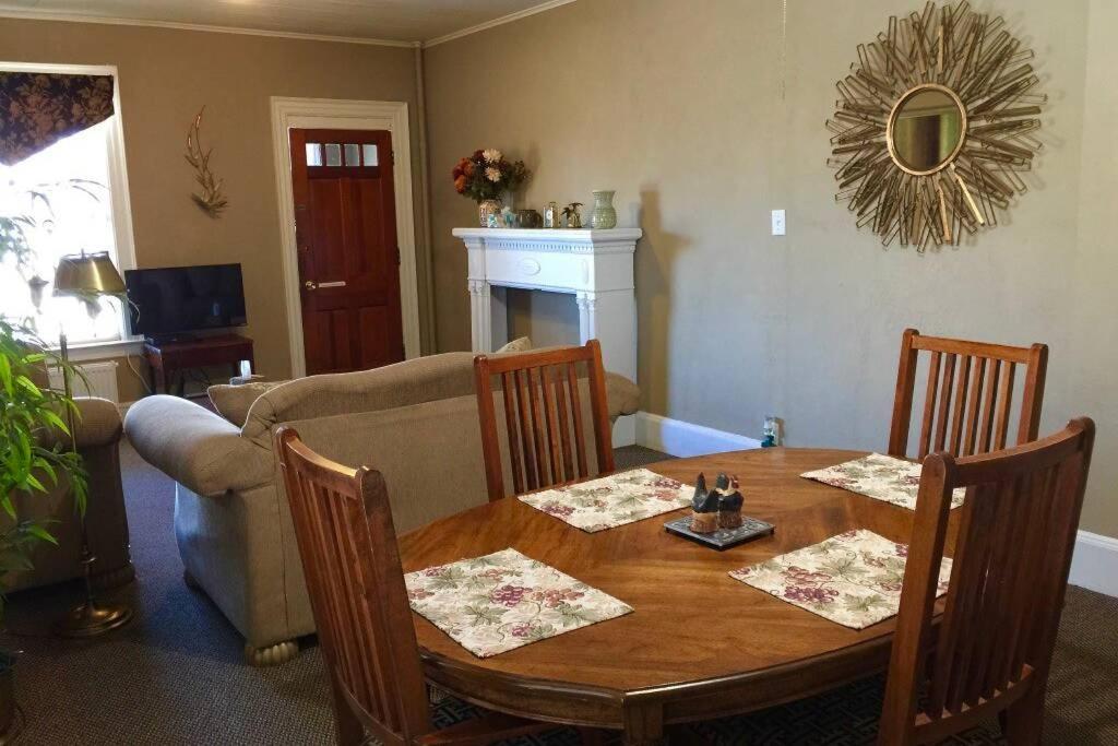Great Gorge Guesthouse - Walk To The Falls, The Casino And All Downtown Restaurants - Across From The Aquarium Niagarawatervallen Buitenkant foto